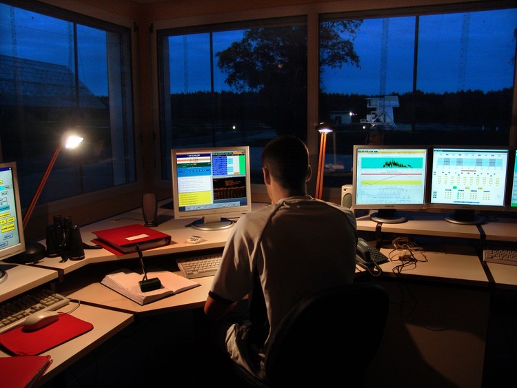 The control room of the large radio-telescope - credits : Alain Williaume
